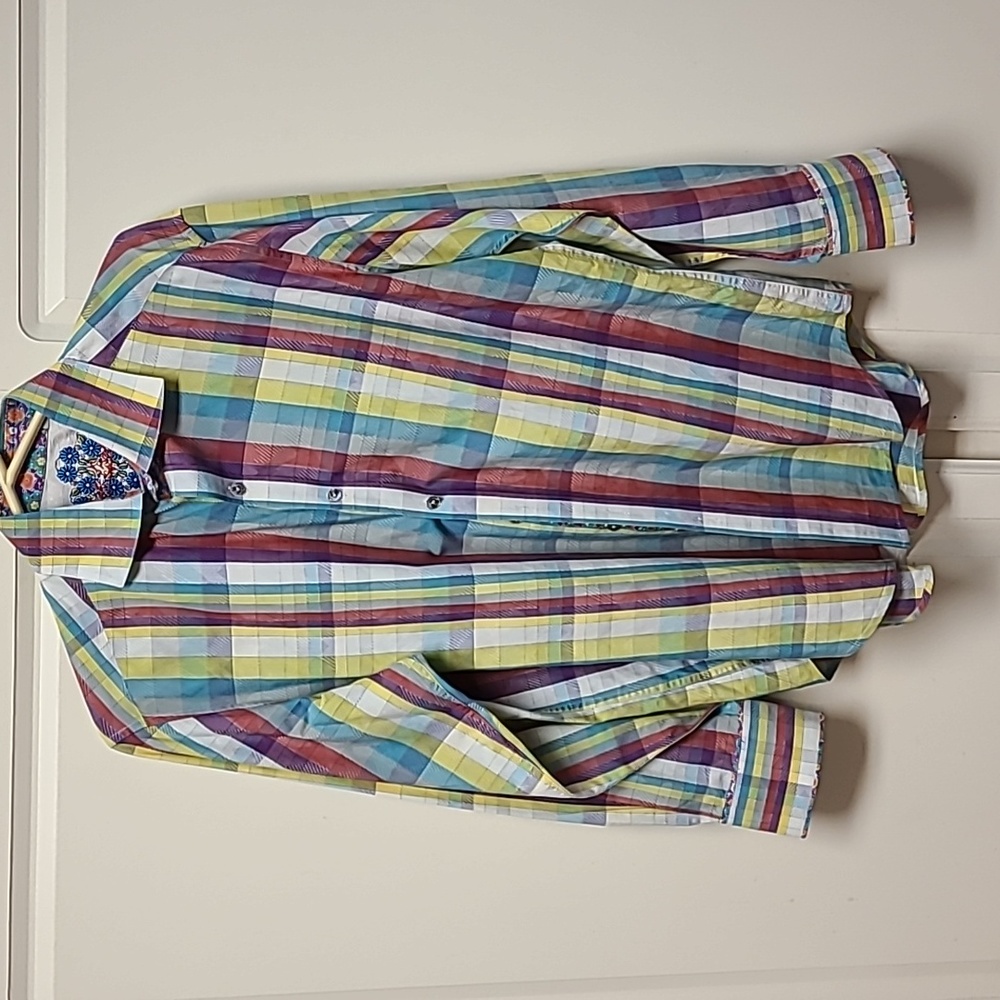 Men's Robert Graham shirt.  Size Medium.